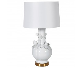 Luxusná off-white biela nočná lampa Tamlin s 3D florálnym vzorom z porcelánu a bielym tienidlom vo vintage štýle