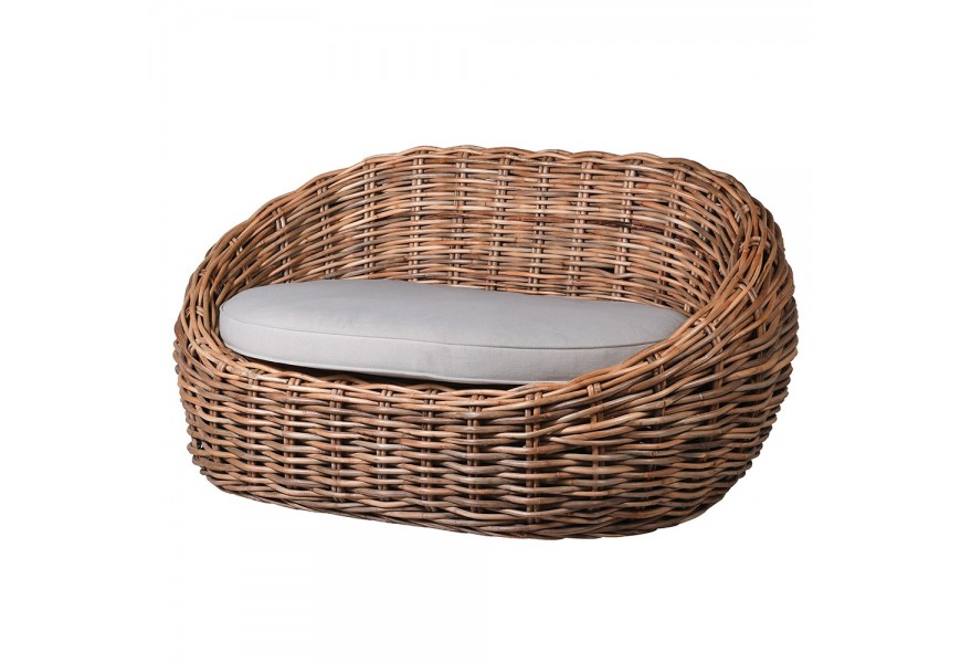 Ratanov&aacute; ov&aacute;lna pohovka Ratana v pr&iacute;rodne hnedej farbe so siv&yacute;m čal&uacute;nen&yacute;m podsed&aacute;kom 170cm