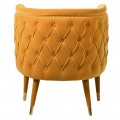 Čalúnené kreslo Button v horčicovo žltej farbe s dizajnovým prešívaním a kovovými nožičkami v zlatej farbe
