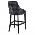 Dizajnová barová stolička Breca so vzorovaným chesterfield zamatovým čalúnením čiernej farby s drevenými nožičkami 111cm