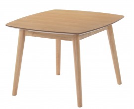 Dizajnový štvorcový príručný stolík Nordica Clara zo svetlo hnedého dreva so štyrmi masívnymi nožičkami v prevedení dub 60cm