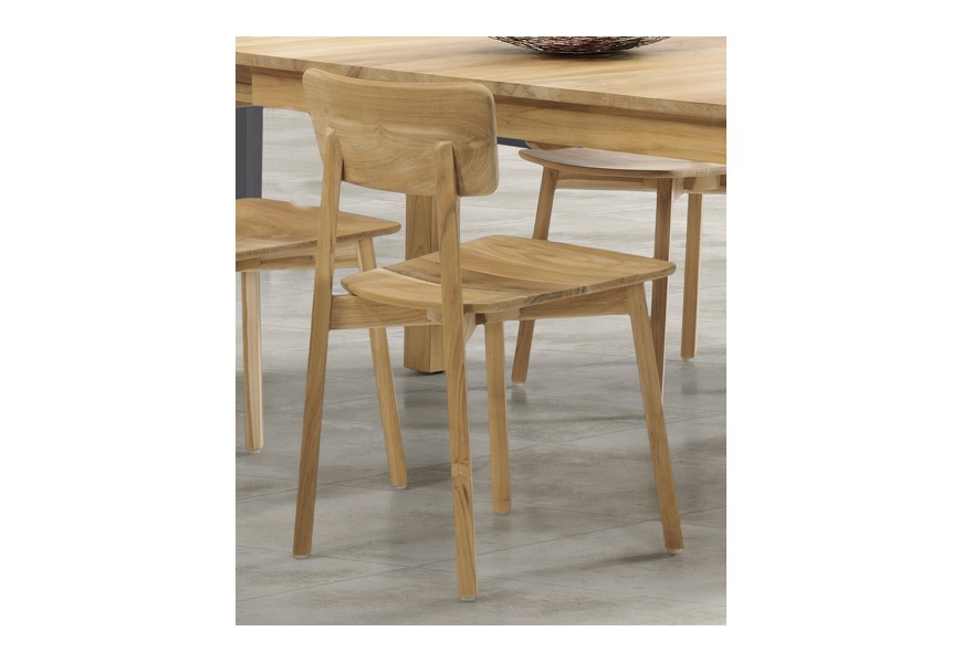 Moderná jedálenská stolička Fjordar z prírodného masívneho dreva teak s tvarovanou opierkou svetlo hnedá