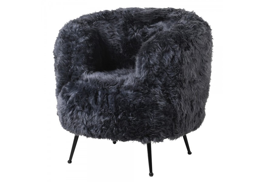 Art deco glamour sivo čierne kreslo Hester s opierkami z mas&iacute;vu s jahňacou kožu&scaron;inou z nov&eacute;ho z&eacute;landu 90cm