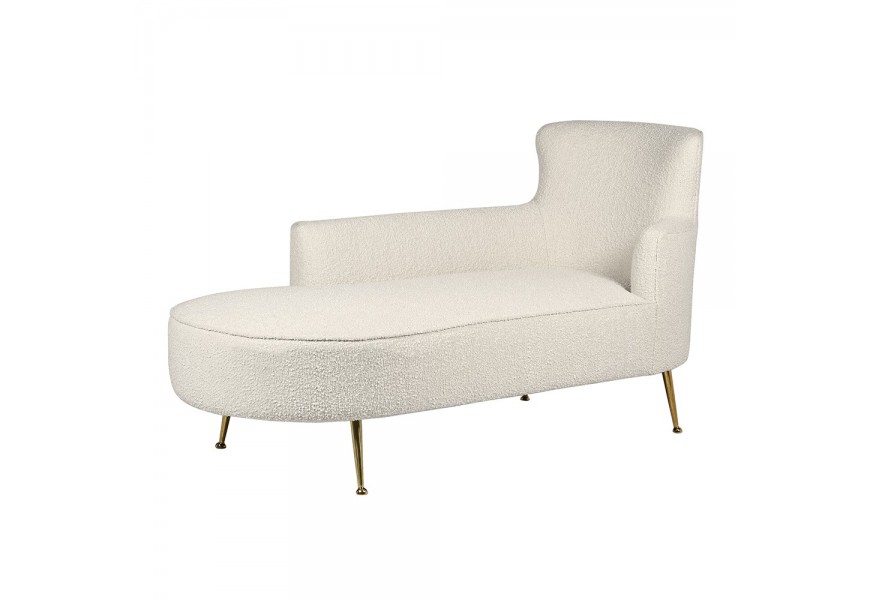 Bouclé čalúnená lenoška Paquee v bielom modernom prevedení s tvarovanou opierkou a kovovými nožičkami zlatej farby