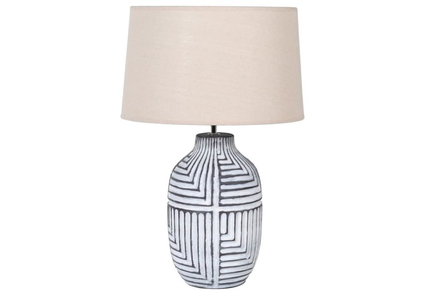 Elegantná keramická nočná lampa Savannah vo vintage štýle v bielom prevedení s jemným čiernym abstraktným vzorom a bielym tienidlom