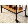 Moderný servírovací vozík Industria Natura s čiernou kovovou konštrukciou a doskami z dyhovaného dreva prevedenie dub 75cm