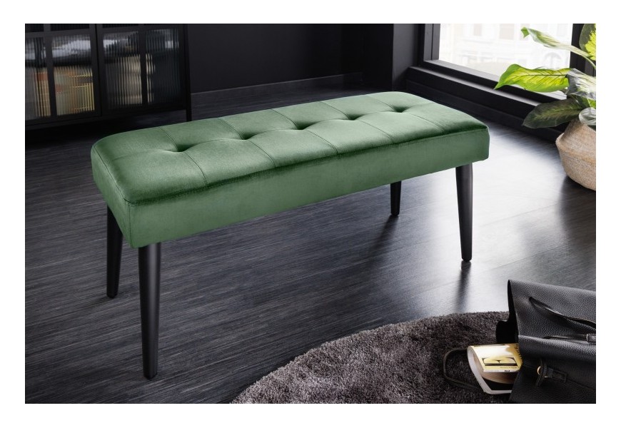 Dizajnová moderná zelená lavica Soreli so zamtovým prešívaným poťahom a s čiernymi nohami z kovu