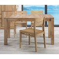 Moderný jedálenský stôl Fjordar svetlohnedý z dreveného masívu so štyrmi nožičkami