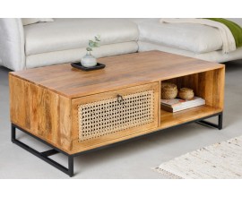 Vidiecky konferenčný stolík Selina do obývačky z masívneho dreva prírodne hnedej farby s ratanovým výpletom 120cm