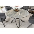 Industriálny moderný jedálenský stôl Sabine s okrúhlou keramickou doskou s mramorovým efektom a čiernymi nohami z kovu
