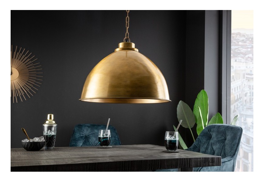 Dizajnová závesná lampa Joy v zlatom odtieni s kovovou konštrukciou s nastaviteľnou dĺžkou reťaze