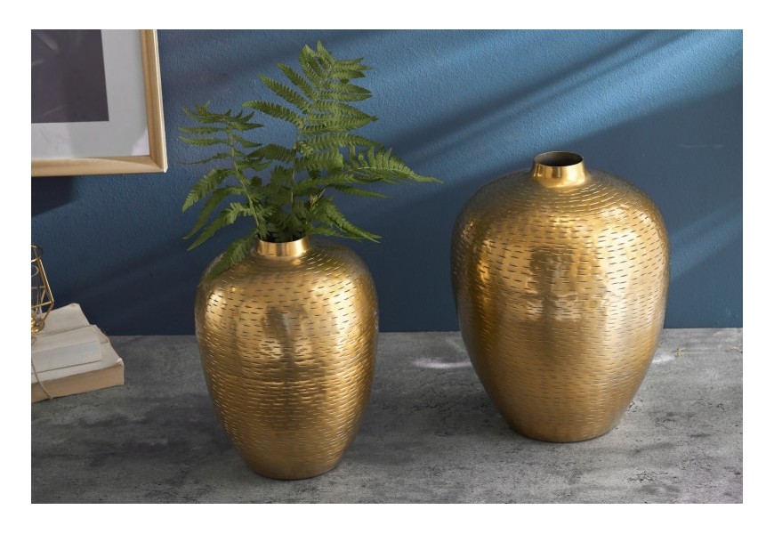 Luxusný set dvoch váz zlatej farby Mumbai v orientálnom štýle z kovu s kladivkovým vzorom