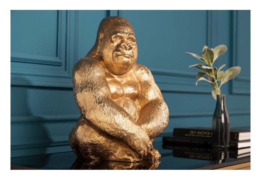 Štýlová dekoračná soška gorila Wilde z kovu v zlatom prevedení