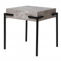 Dizajnový industriálny príručný stolík Maelynn s čiernymi kovovými nožičkami v prevedení sivý betón štvorcový