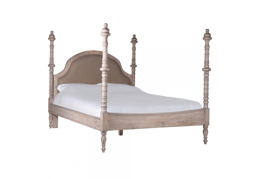 Luxusná vintage manželská posteľ Nature zo svetlohnedého masívneho dreva s rustikálnym vyrezávaním