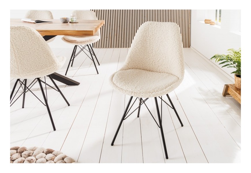 Moderná buklé jedálenská stolička Scandinavia biela s čiernymi nožičkami z kovu 86cm