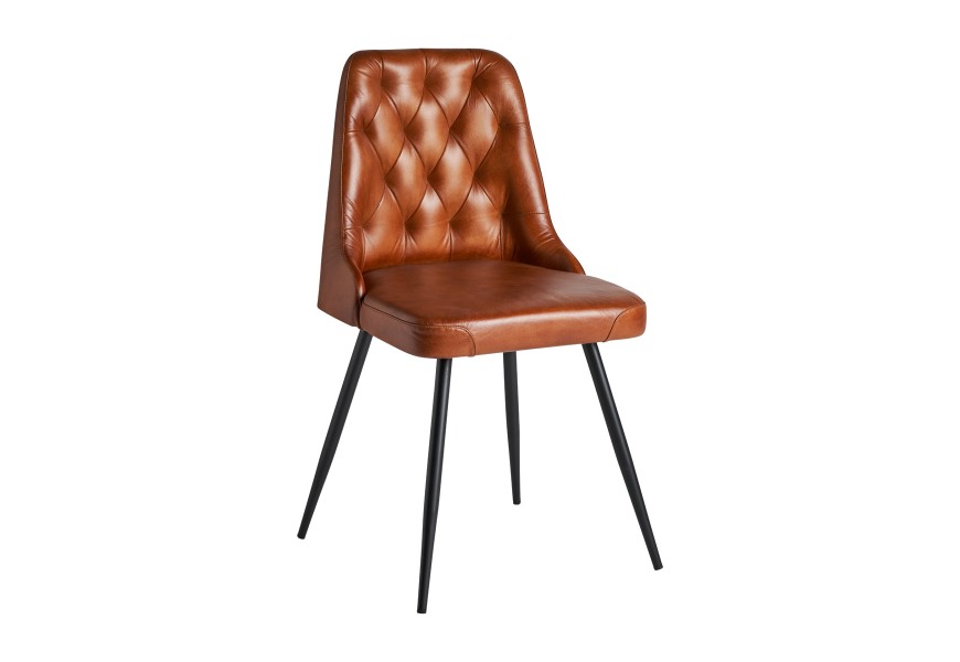 Luxusná vintage kožená jedálenská stolička Kingsley hnedej farby s chesterfield prešívaním a s čiernymi kovovými nohami