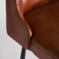 Luxusná kožená barová stolička Kingsley vo vintage štýle s hnedým poťahom a čiernymi nohami z kovu 108cm