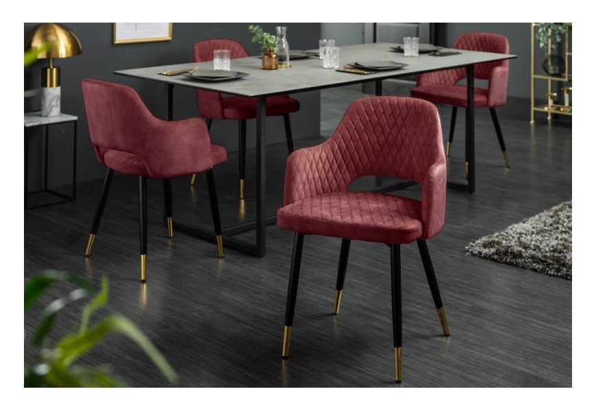 Dizajnová bordová jedálenská stolička Decora v art deco štýle so vzorovaným zamatovým čalúnením a čiernymi nožičkami z kovu