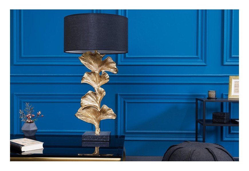 Luxusná zlatá art deco stolná lampa Ginko s podstavou zdobenou ginko listami a s čiernym tienidlom