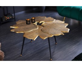 Art deco konferenčný stolík Ginko zlatej farby v tvare listov s čiernymi nožičkami z kovu 90cm