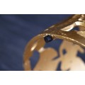 Art deco glamour zlatý príručný stolík Ginko zlatej farby z kovu s okrúhlou sklenenou doskou 47cm