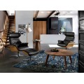 Moderný nábytok a taliansky štýl - Nadčasová obývačka zariadená koženými kreslami a nábytkom z kolekcie Vita Naturale