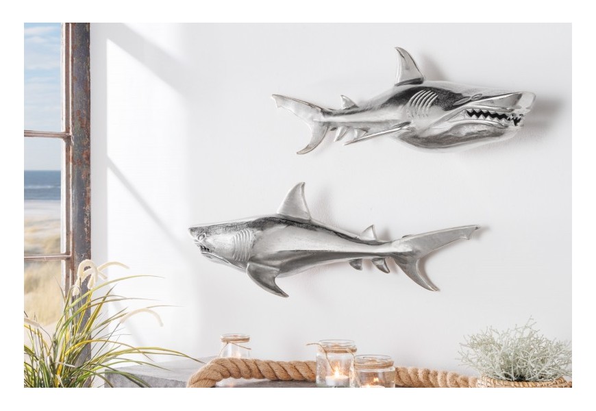 Dizajnový set dvoch nástenných sošiek žralok Perry z kovovej zliatiny v striebornej farbe