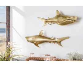 Dizajnový set dvoch nástenných dekorácií žralok Perry v zlatej farbe z kovu 68cm