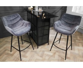 Dizajnová barová stolička Kotor so sivým zamatovým poťahom a čiernymi nohami z kovu 105cm