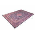 Orientálny koberec Salina obdĺžnikového tvaru červeno-modrej farby s detailným ornamentálnym zdobením 240cm