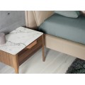 Drevený nočný stolík Forma Moderna v prevedení biely mramor 55cm