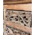 Rustikálne masívne čelo postele Merida s detailným ručným vyrezávaním hnedej farby 210cm