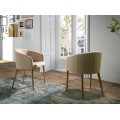 Sofistikovaná jedálenská stolička Vita Naturale s krémovým čalúnením a hnedými nohami z jaseňového dreva