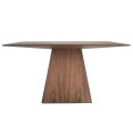 Prírodný dizajn dreveného jedálenského stola Vita Naturale zvýrazní povrchovú kresbu dreva