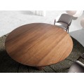 Dôraz na kresbu drevených línií okrúhlej dosky jedálenského stola Vita Naturale