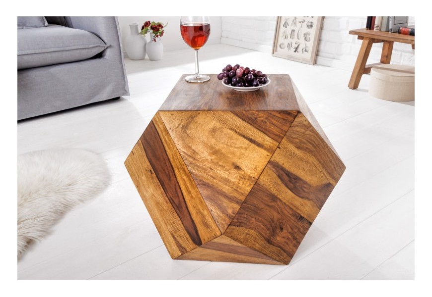 Dizajnový konferenčný stolík Ronan z masívneho palisandrového dreva hnedej farby hranatého diamantového tvaru