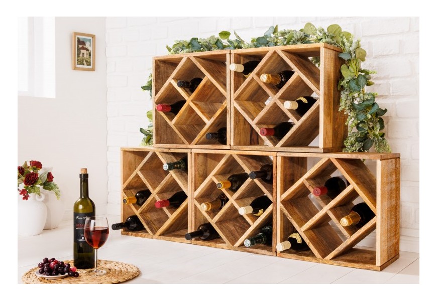 Dizajnová štvorcová vinotéka Wissimo z masívneho mangového dreva hnedej farby s ôsmimi priehradkami