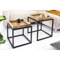 Industriálny set dvoch príručných stolíkov Elements s čiernou kovovou konštrukciou a mangovou masívnou vrchnou doskou v podobe hnedého podnosu