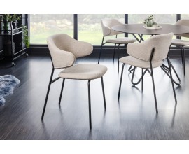Moderná jedálenská stolička Mildred s buklé poťahom svetlobéžovej farby s čiernymi kovovými nohami