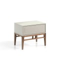 Moderný sivý nočný stolík Forma Moderna z dreva so zásuvkou