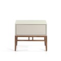Minimalistický dizajn nočného stolíka Forma Moderna s nádychom provensálskeho štýlu