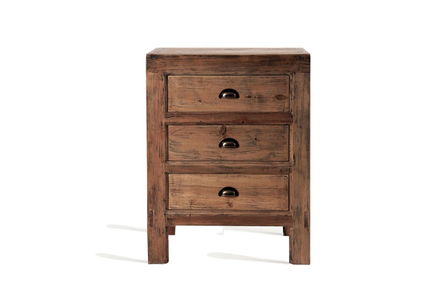 Masívny vidiecky nočný stolík Drea z brestového dreva hnedej farby s tromi zásuvkami