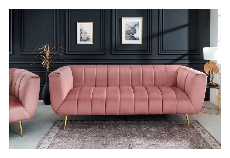 Art deco moderná zamatová sedačka Vermont v staroružovej farbe na kovových nožičkách s opierkami na ruky a štýlovým prešívaním