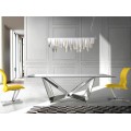 Jedálenský stôl Urbano s moderným skleneným povrchom a chrómovanou podnožou prinesie do Vašeho interiéru taliansky dizajn