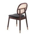 Unikátny vzhľad a taliansky dizajn jedálenskej stoličky Forma Moderna je dosiahnutý vďaka masívnej konštrukcií