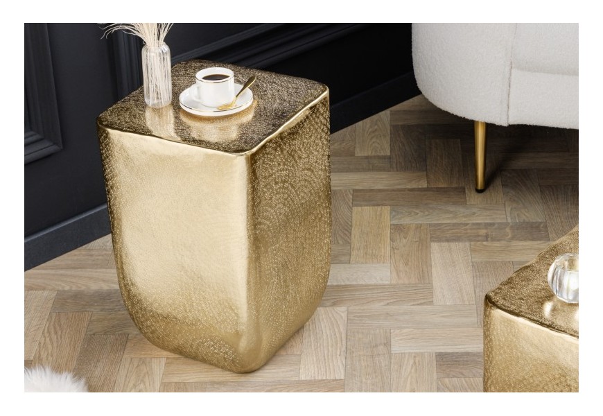 Art deco dizajnový príručný stolík Tepanya v zlatom kovovom prevedení