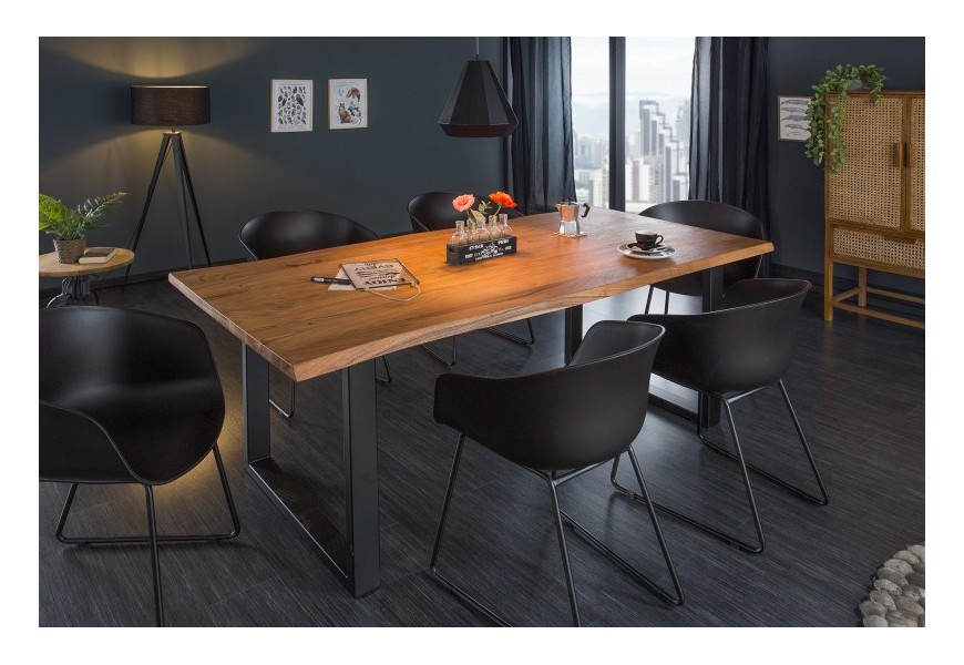 Masívny jedálenský stôl Mammut v industriálnom drevenom prevední s kovovými nožičkami