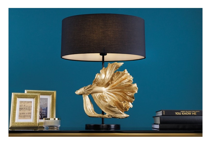 Dizajnová stolná lampa Sidoria so zlatou podstavou v tvare ryby s čiernym okrúhlym tienidlom