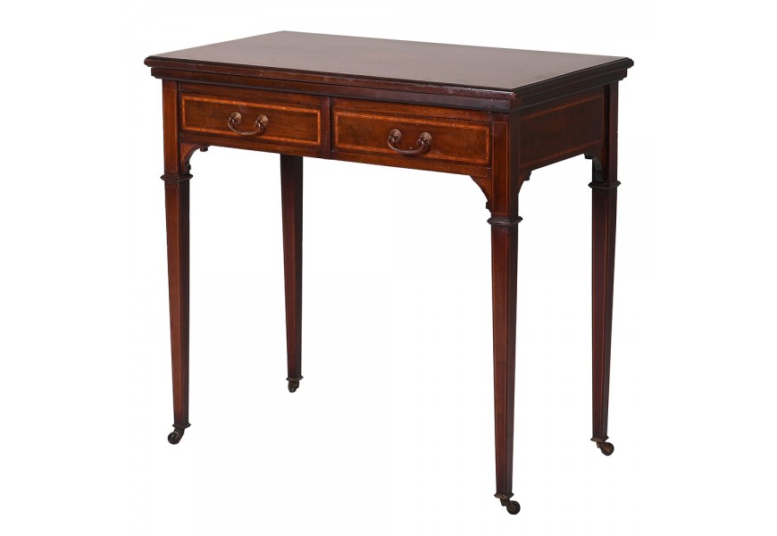 Masívny klasický príručný stolík Gamer na hry s rozložiteľnou vrchnou doskou v tvare obdĺžnika na nožičkách s kolieskami